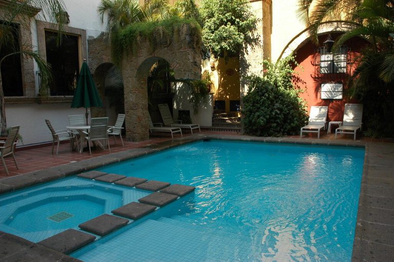 Casa de una planta con alberca en Montebello — foto 5
